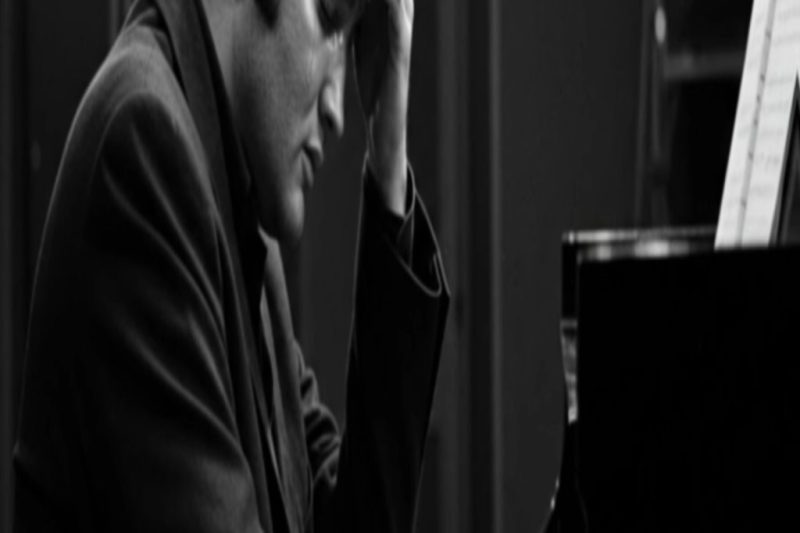 Elvis Presley – The King’s Last Night