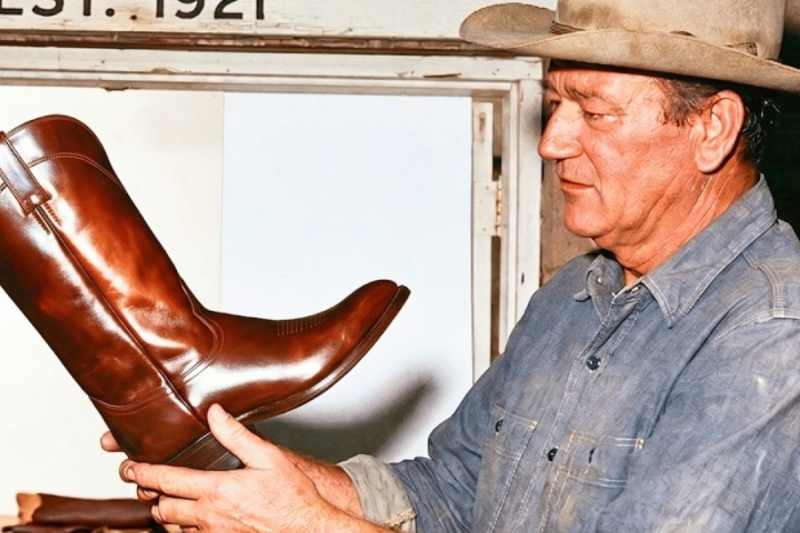 John Wayne Walked Into A Boot Maker’s Shop In Arizona 1961 — What Was On That Shelf Stopped Him Cold