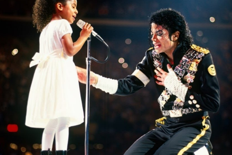 Michael Jackson Invited a Little Girl Onstage — What Happened Next Left 20,000 People in Tears