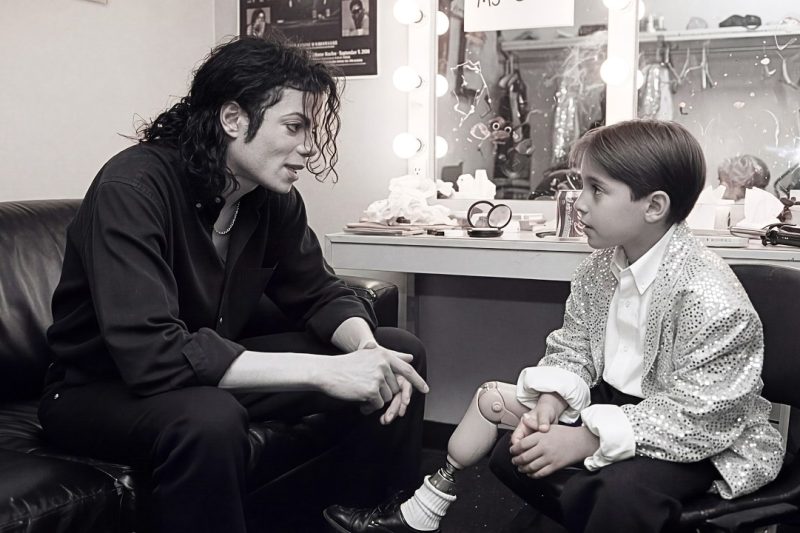 Boy With ONE LEG Danced ‘Billie Jean’ — Michael STOPPED His Concert Mid-Song And Did The UNTHINKABLE