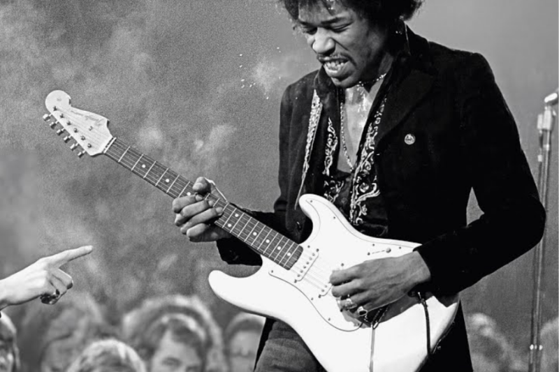 Eric Clapton SAID Jimi ‘Uses Effects as Crutch’ — What Happened at Royal Albert Hall SHOCKED Him