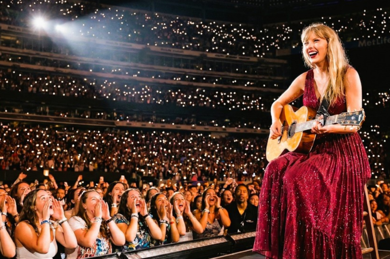 Taylor Swift Forgets Lyrics on Stage — How She Handled It Became LEGENDARY