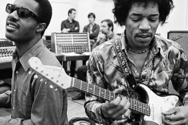 Stevie Wonder Told Jimi: ‘A Guitar Has No Soul’ — ONE Note Jimi Played Changed His Mind FOREVER