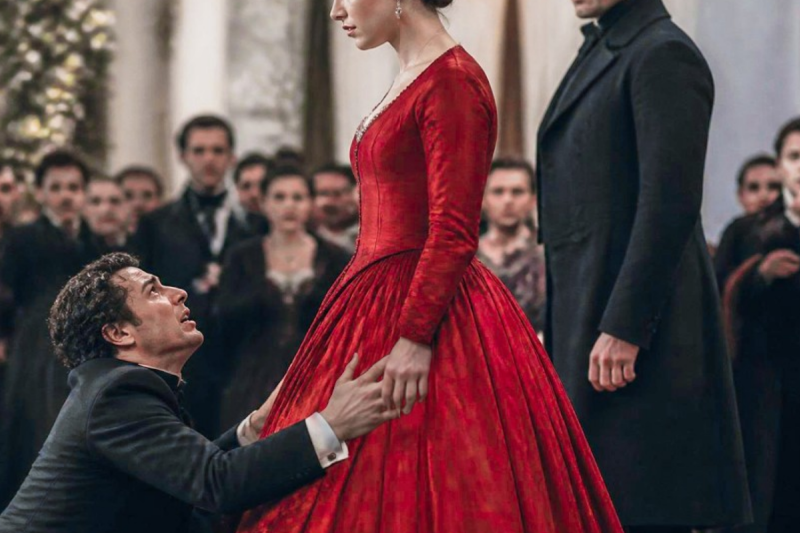 The Duke Divorced Her for Being “Too Plain”—Now She’s the Crown Prince’s Bride and He’s Begging!