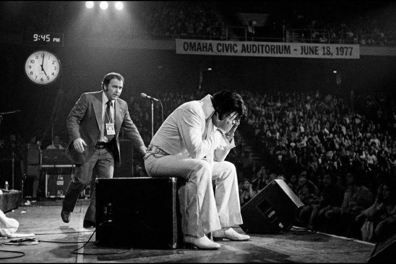 Elvis Was Dying on Stage but Refused to Leave, Performing 3 Hours So Fans Lost No Money