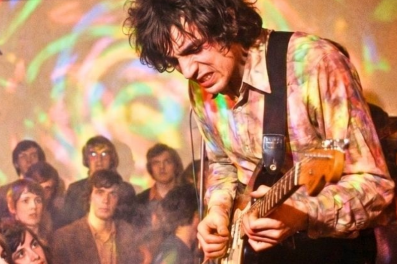 The Night the Music Never Stopped: The Haunting Untold Story of Syd Barrett’s Mysterious Mid-Concert Disappearance and the Psychological Price of Genius