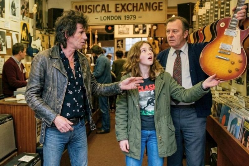 A 17-year-old saved 8 months for one guitar — a clerk took it from her — Keith Richards gave it back