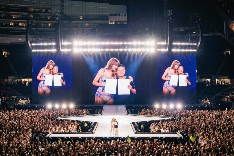 Dying Foster Kids LASTWISH—Taylor Swifts Response Creates theMost EMOTIONALConcert Moment in History