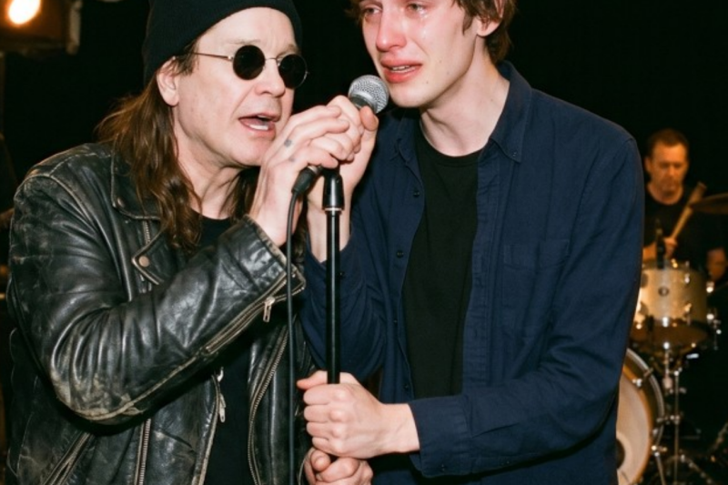 He Got Booed For Butchering ‘Mama, I’m Coming Home’ — Then Ozzy Osbourne Walked Onto The Stage