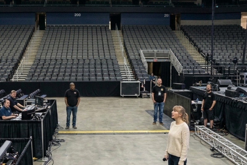 Teenage Janitor Caught Singing During Taylor’s Sound Check — Her Response STOPPED the Entire Crew