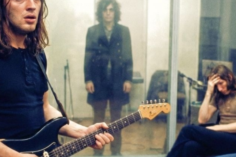 The Ghost in the Machine: How Devastating Guilt Over Replacing His Best Friend Nearly Destroyed David Gilmour’s Sanity and Career
