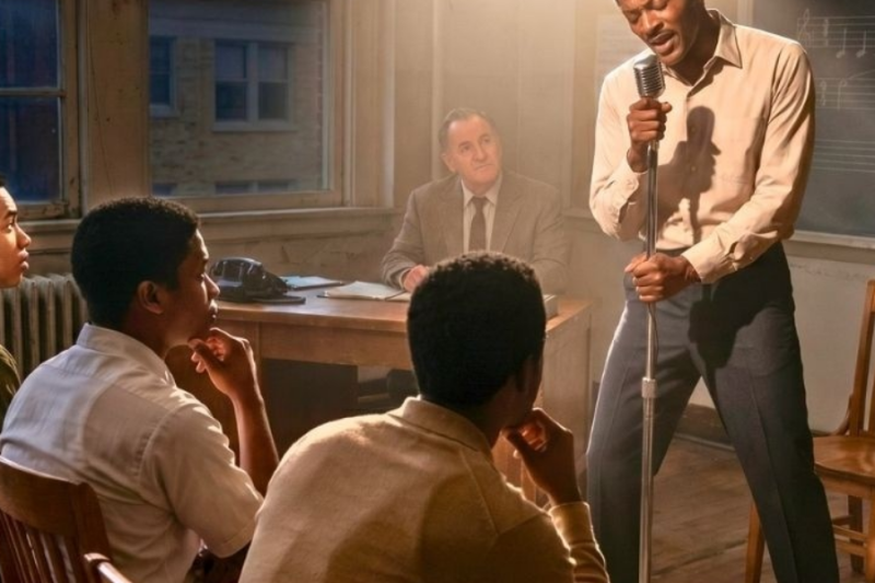 Chuck Berry entered music school as stranger—coach said “show us what you can do!”