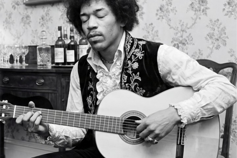Classical Guitar’s GOD Tested Jimi Hendrix to Play Acoustic — Andrés Segovia Never Spoke of It Again