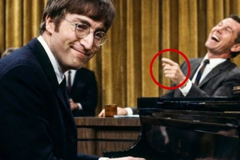 John Lennon Sang One Song at Piano—Johnny Carson’s Response SHOCKED Studio