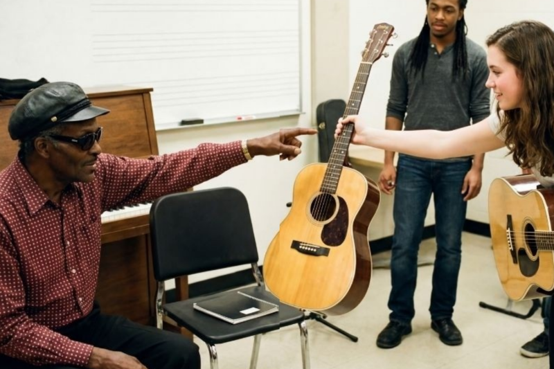 Chuck Berry sat unrecognized—coach said “show us,” seconds later everything changed!