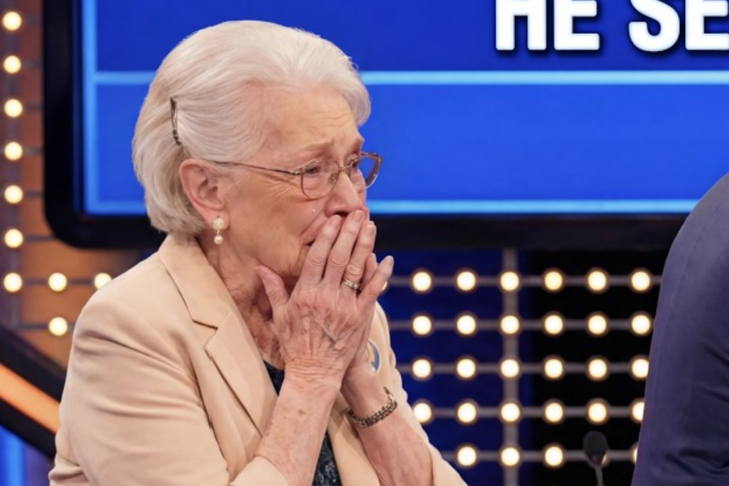 The Miracle on Family Feud: How a 91-Year-Old Teacher’s Secret Wish Brought 150 Strangers to Their Feet