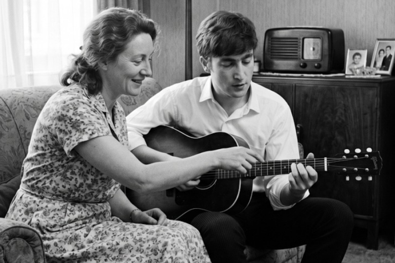 His Mother Died. John Lennon Said Nothing. 10 Years Later, They Found What He Wrote That Night.