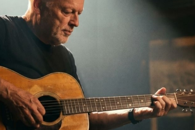 The Ultimate Encore: When an Arrogant Local Band Mocked a “Copycat Boomer” Who Turned Out to be Rock Legend David Gilmour