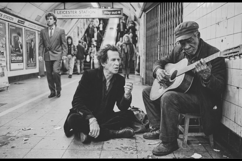 73-Year-Old Played ‘Brown Sugar’ On ONE STRING With ARTHRITIS—Keith Richards Did THIS On Tube Floor