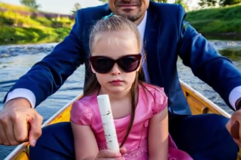 The Angel in the Currents: How a Greedy Millionaire’s Sinister Plot Against His Blind Daughter Was Thwarted by a Heroic White Stallion
